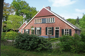  Van bouwval naar een mooie gerestaureerde boerderij.