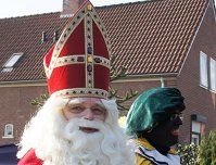Veel belangstelling voor intocht Sint in Dinxperlo.