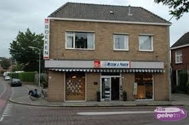 Politie bezig met onderzoek naar geldroof bij boekhandel Messink en Prinsen