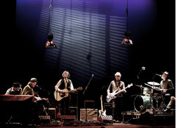 LSA Music presenteert And The Band Played On bij Schiller