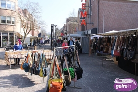 Nieuwe opstelling weekmarkt Aalten, positieve en minder positieve reacties.