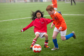 Voetbalmiddag voor meisjes bij AZSV