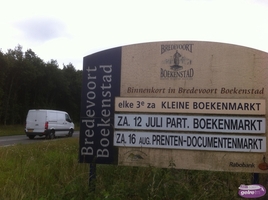 Aankondigingsborden Bredevoort Boekenstad moeten verdwijnen