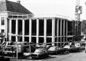 De geschiedenis herhaalt zich, nieuwbouw gemeentehuis.