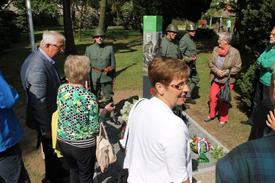 Onthulling Gedenkzuil gesneuvelde Aaltense soldaten Grebbeberg Mei 1940