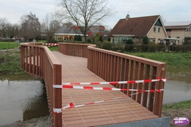 Nieuwe fiets/voetgangersbrug bij de Ahof