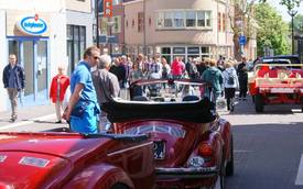 Meifeest Aalten met Oldtimers en winkels open