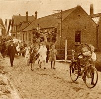 Zoekplaatje: Volksfeest Bredevoort in vroeger tijd.
