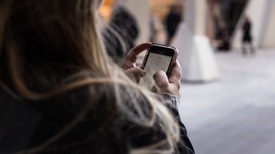 Bellen tijdens het afrekenen kan echt niet