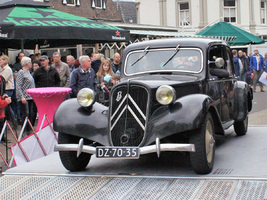 Oldtimertreffen Meifeest Aalten met livemuziek en vrijmarkt